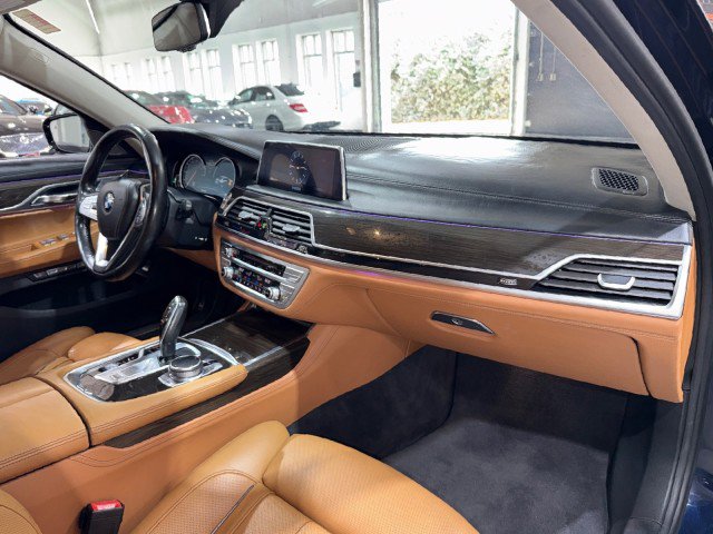 Used 2016 BMW 750i xDrive AWD/4WD image 69