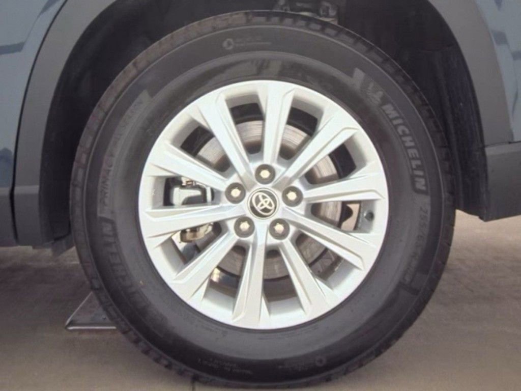 Used 2025 Toyota Grand Highlander AWD image 35