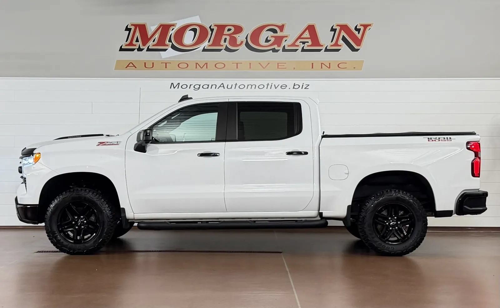 Used 2023 Chevrolet Silverado 1500 LT Trail Boss w/ LT Trail Boss Premium Package AWD/4WD image 7