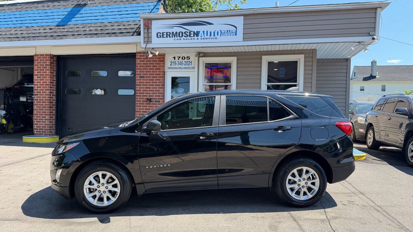 Used 2020 Chevrolet Equinox LS AWD/4WD image 2