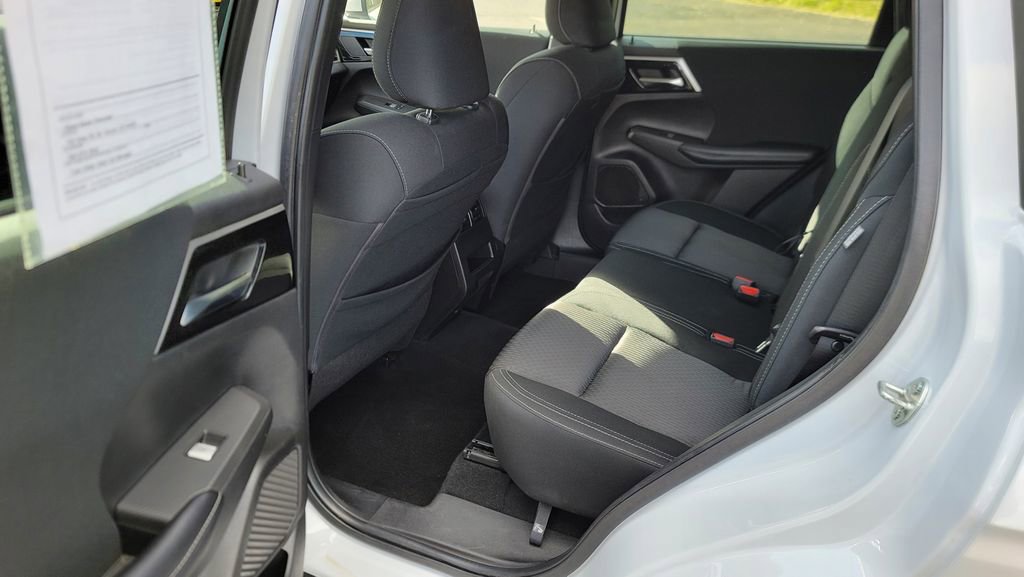 Used 2022 Mitsubishi Outlander ES image 28