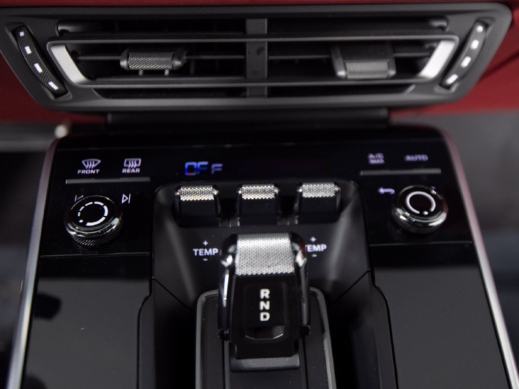Certified 2022 Porsche 911 Turbo S AWD/4WD image 28