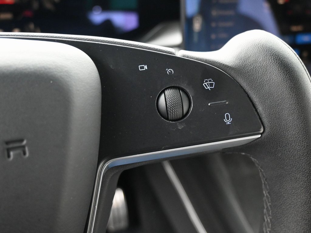 Used 2022 Tesla Model X Plaid image 20