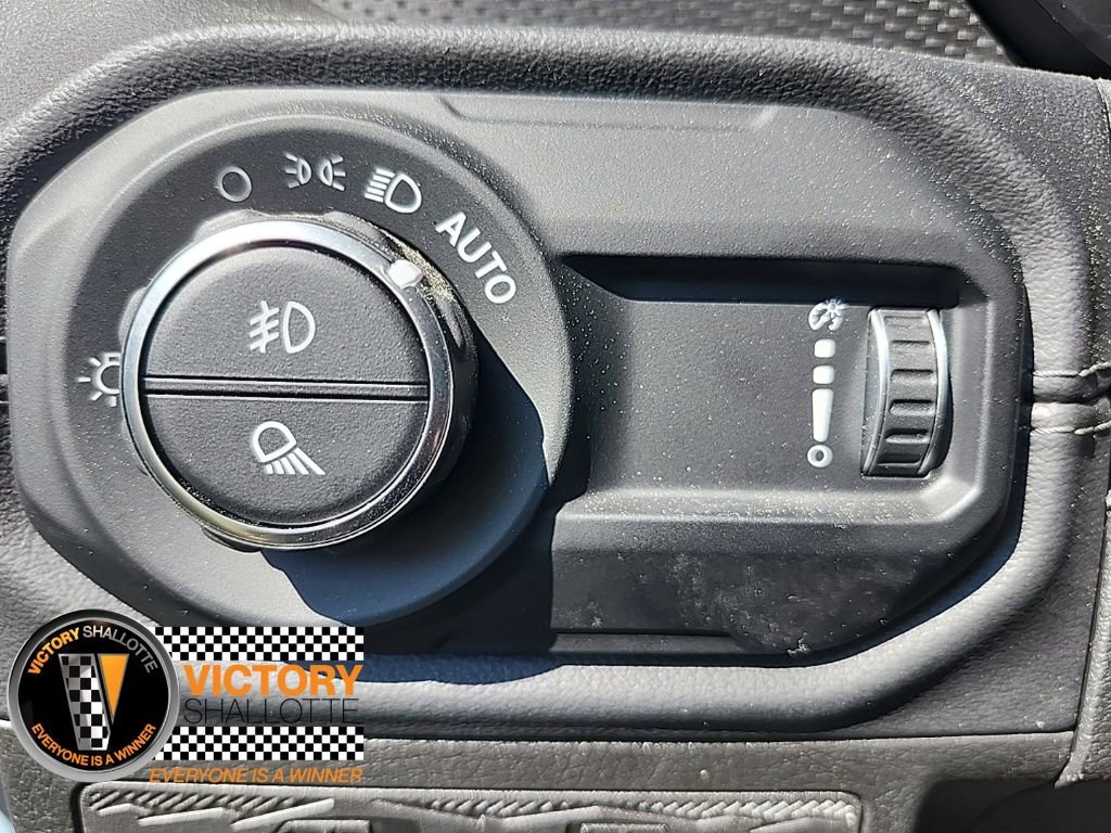 Certified 2024 Jeep Gladiator Mojave w/ Technology Group image 14