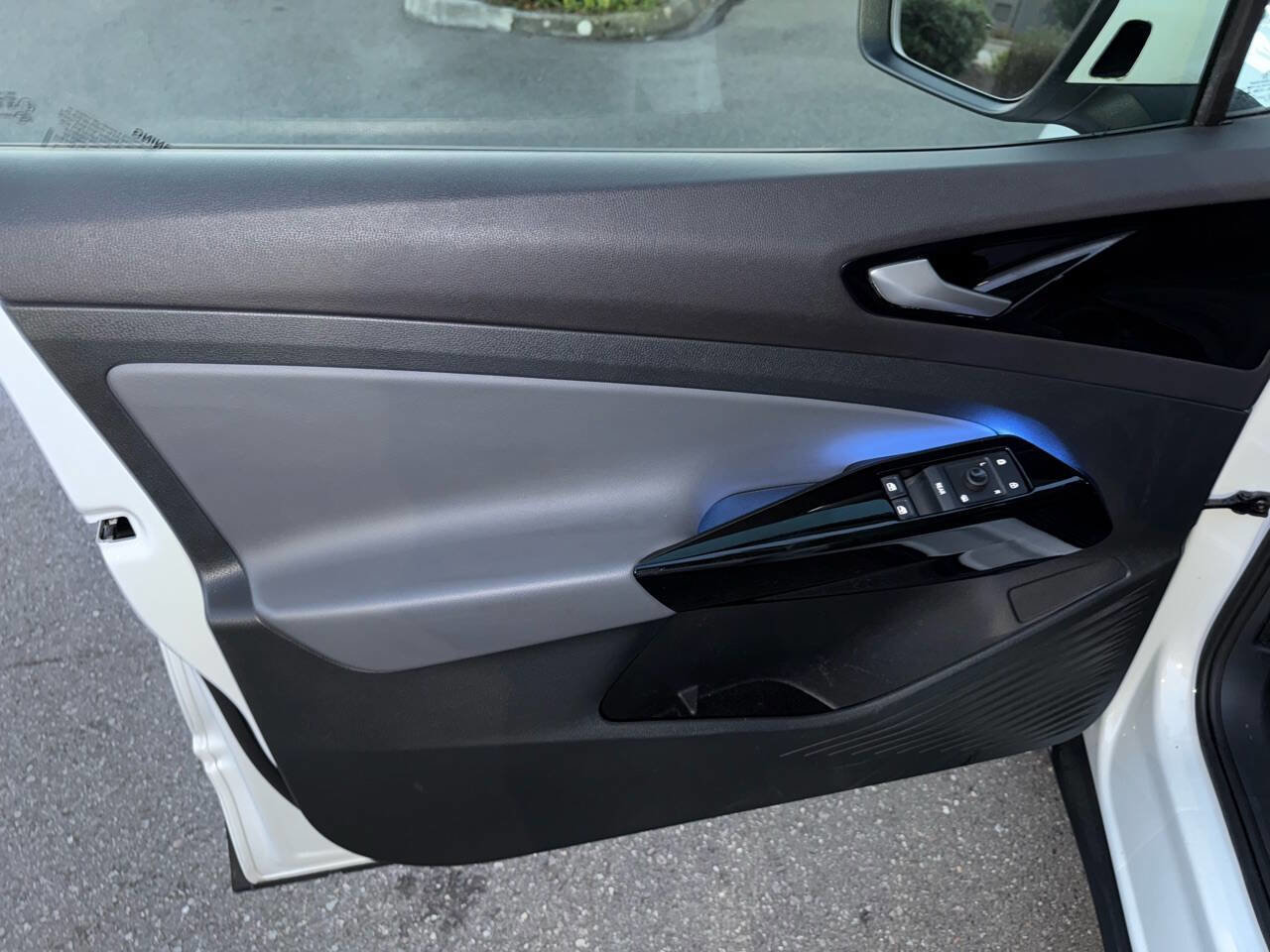 Used 2021 Volkswagen ID.4 Pro w/ ID.4 Protection Package image 45