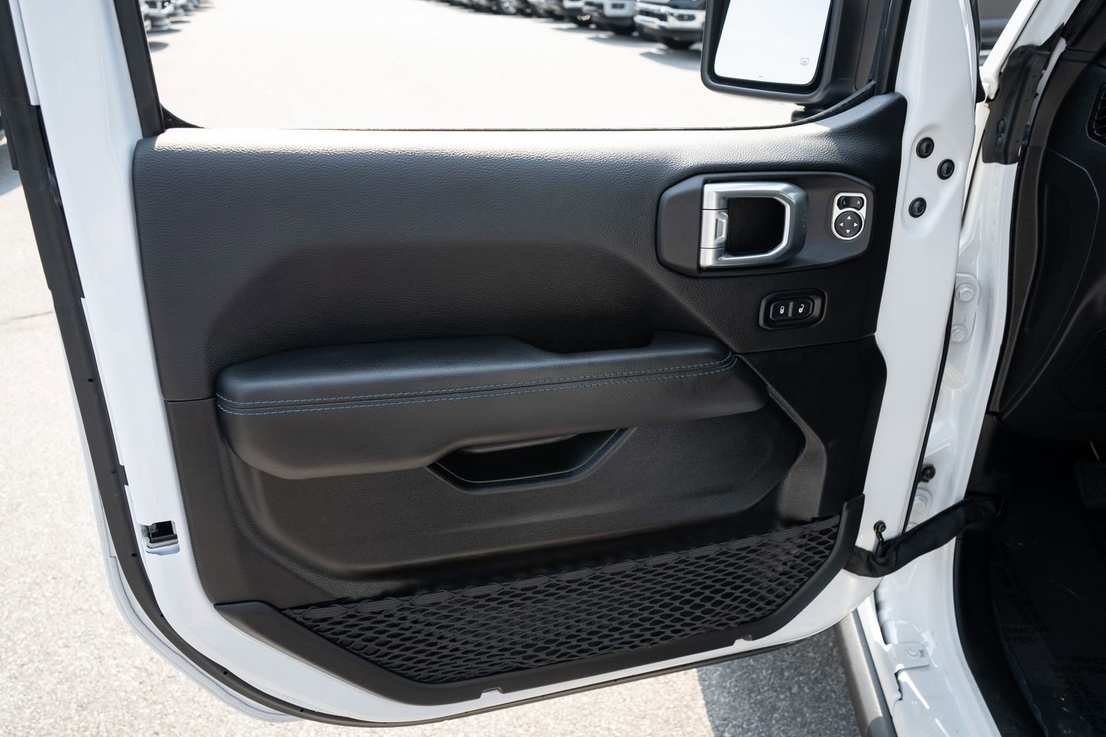 Used 2021 Jeep Wrangler Unlimited Rubicon 4xe w/ Dual Top Group image 16