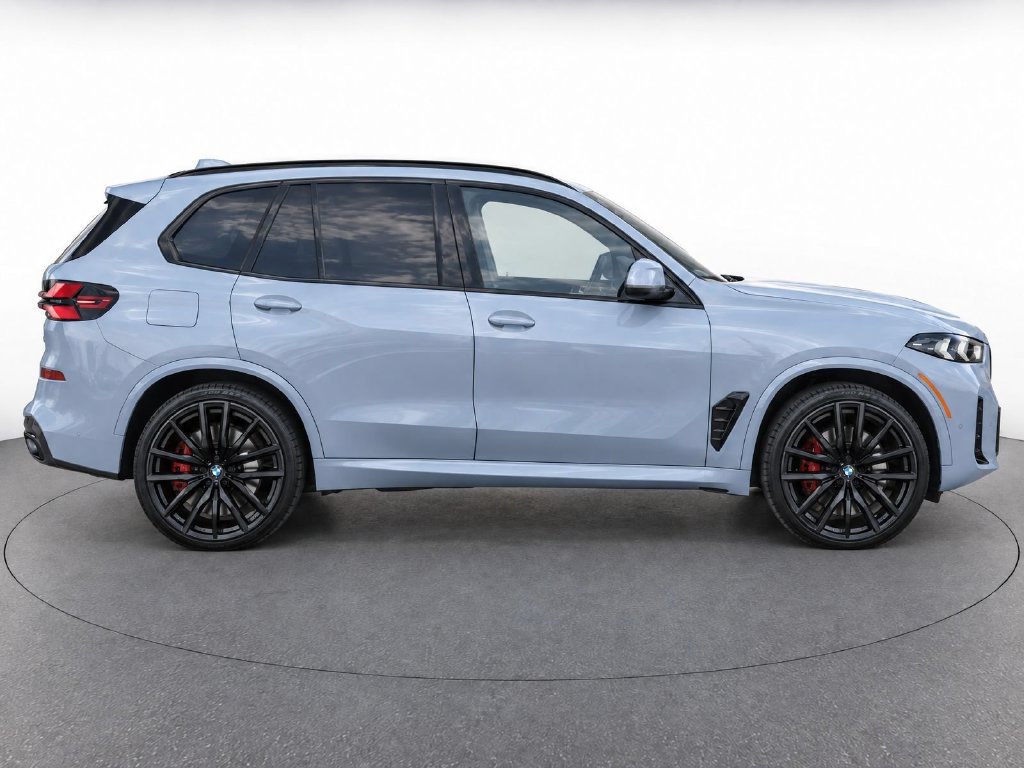 Used 2024 BMW X5 xDrive40i w/ M Sport Package AWD/4WD image 7