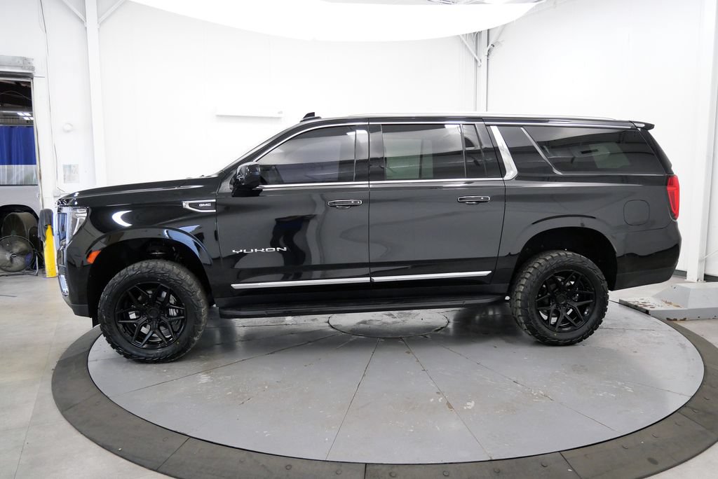 Used 2023 GMC Yukon XL SLT AWD/4WD image 4