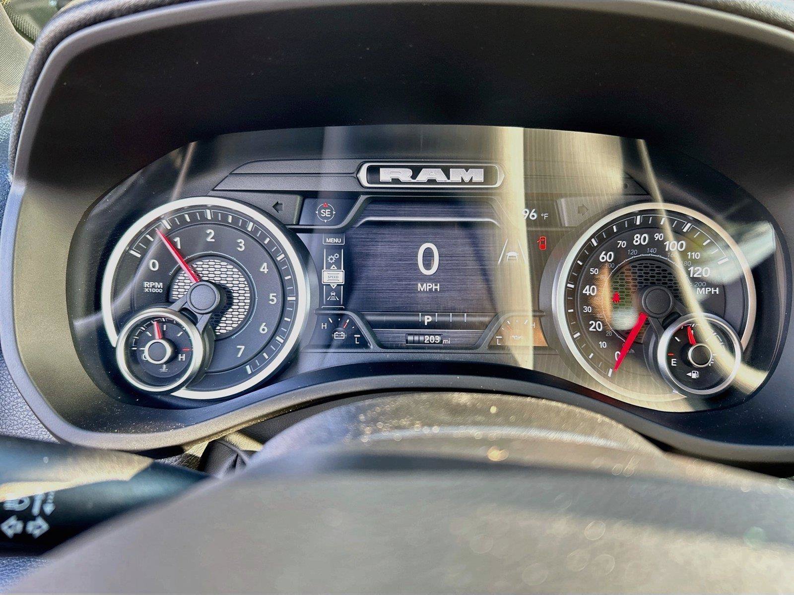 New 2026 RAM 1500 Express AWD/4WD image 38