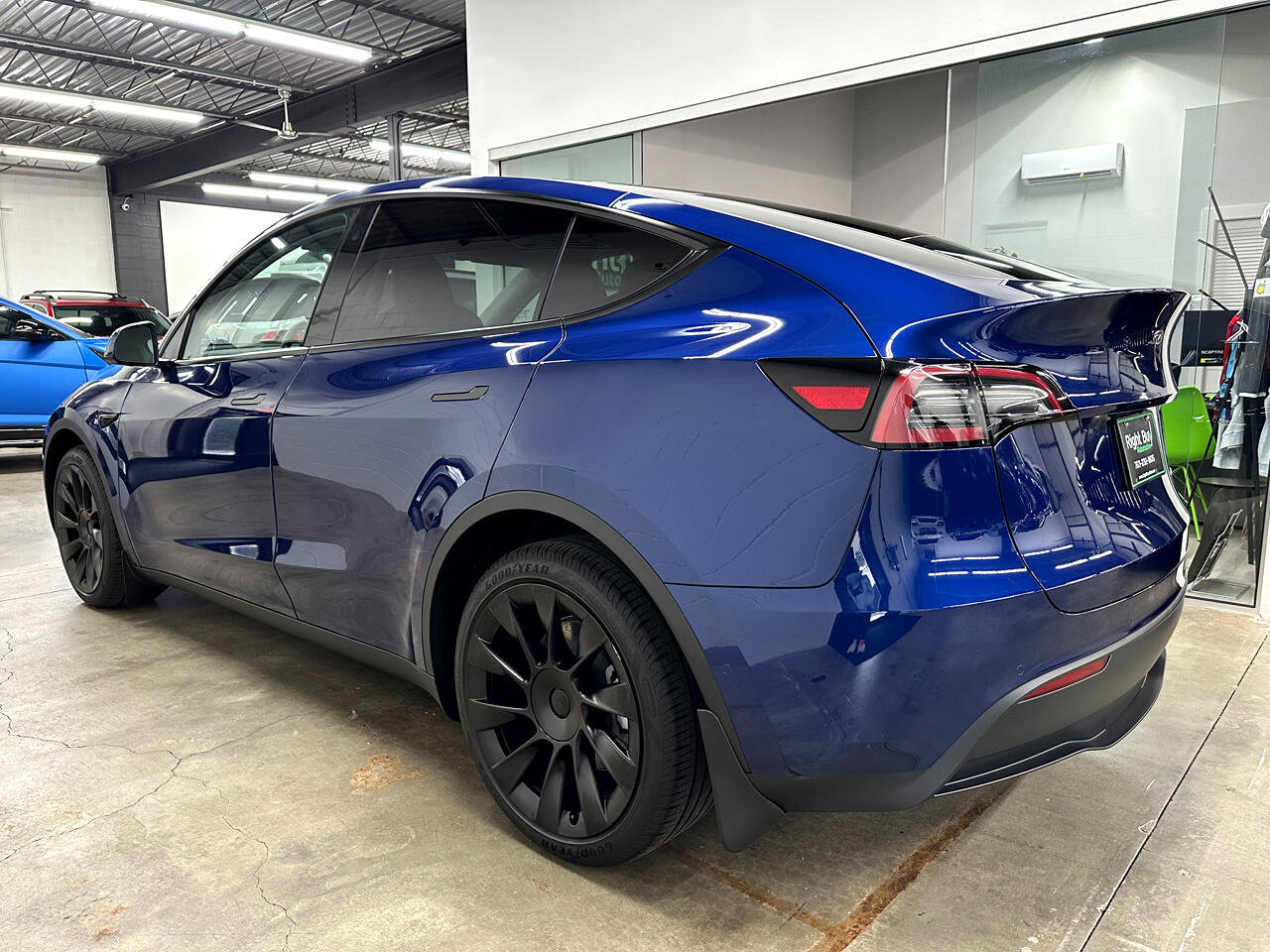 Used 2022 Tesla Model Y Long Range image 6