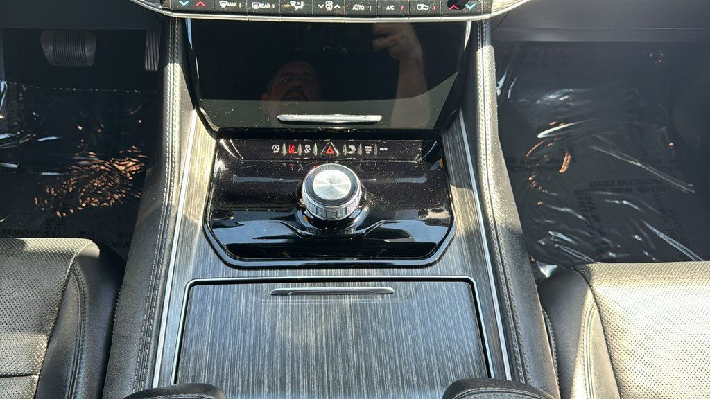 Used 2024 Jeep Wagoneer L Series II RWD image 33