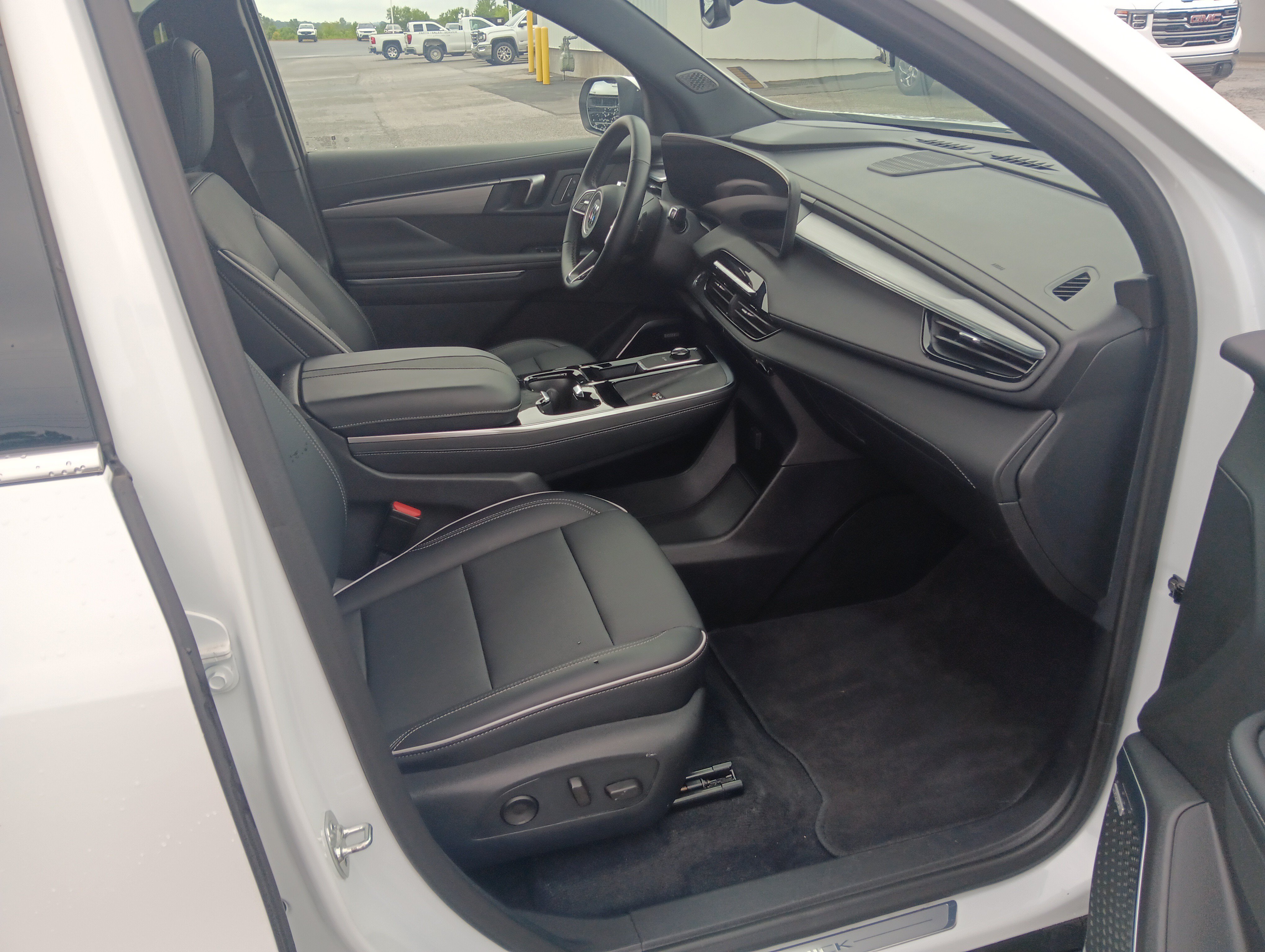 Used 2025 Buick Enclave Preferred FWD image 20