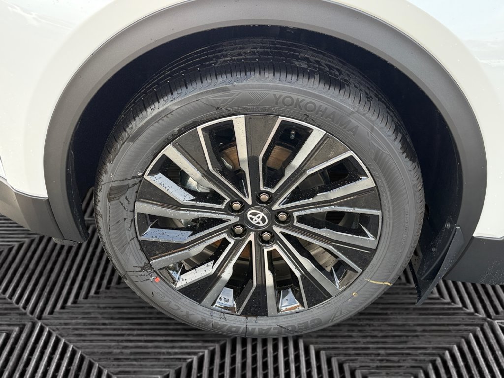 New 2026 Toyota C-HR AWD/4WD image 14