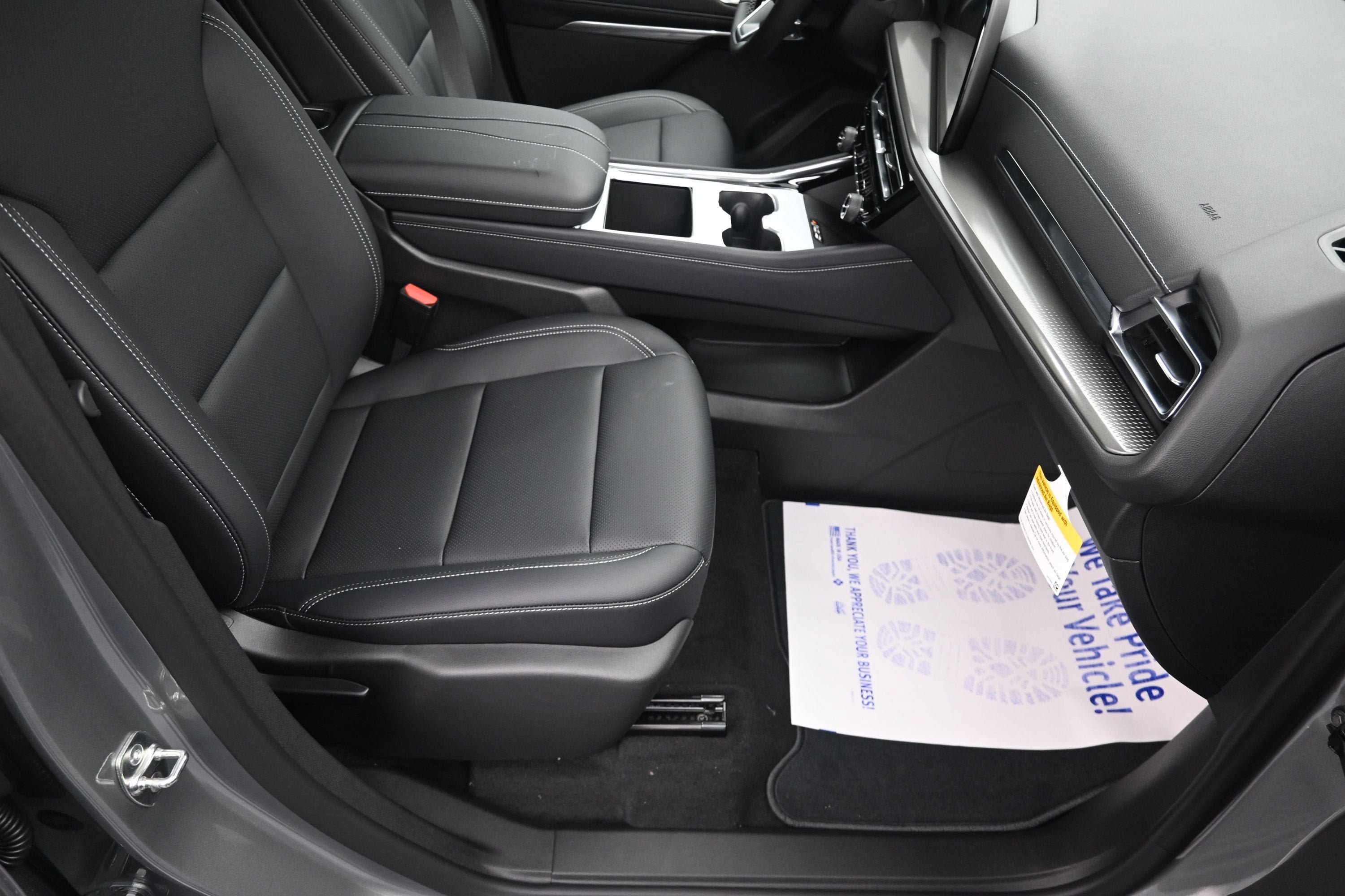 New 2027 Chevrolet Traverse LT w/ Midnight/Sport Edition AWD/4WD image 36