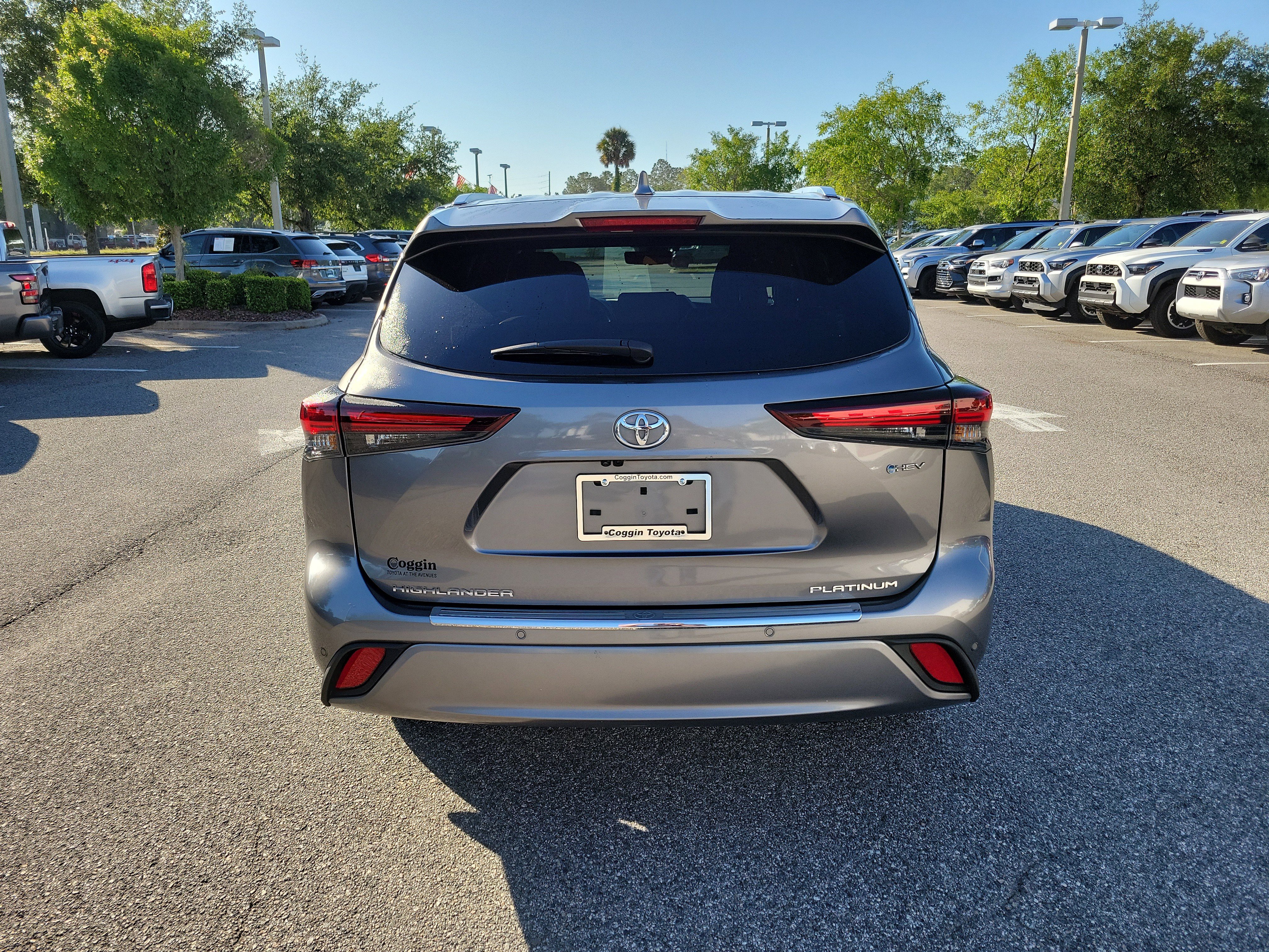 Certified 2025 Toyota Highlander Platinum image 6