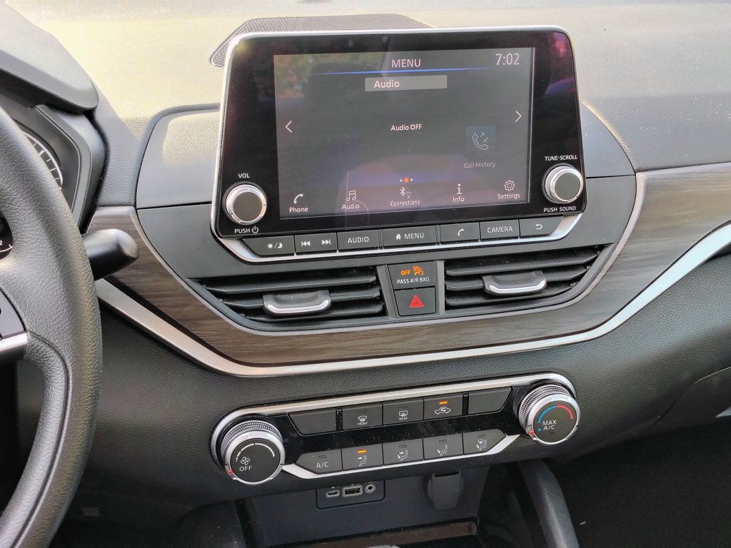 Used 2024 Nissan Altima 2.5 SV FWD image 30