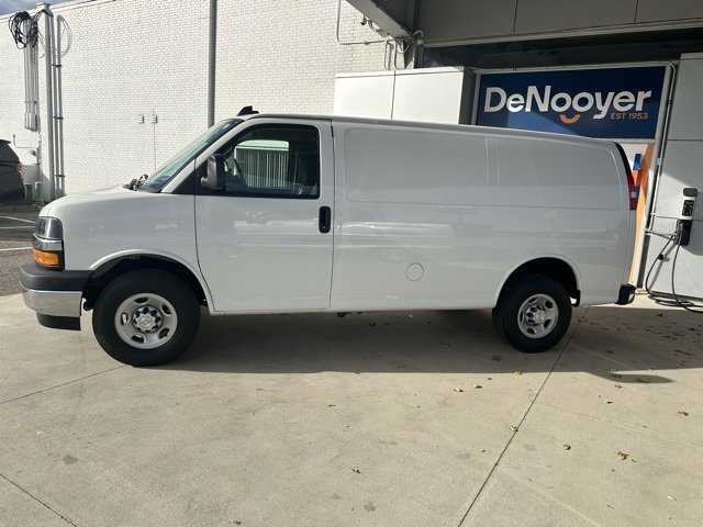 Certified 2024 Chevrolet Express 2500 w/ Driver Convenience Package image 9