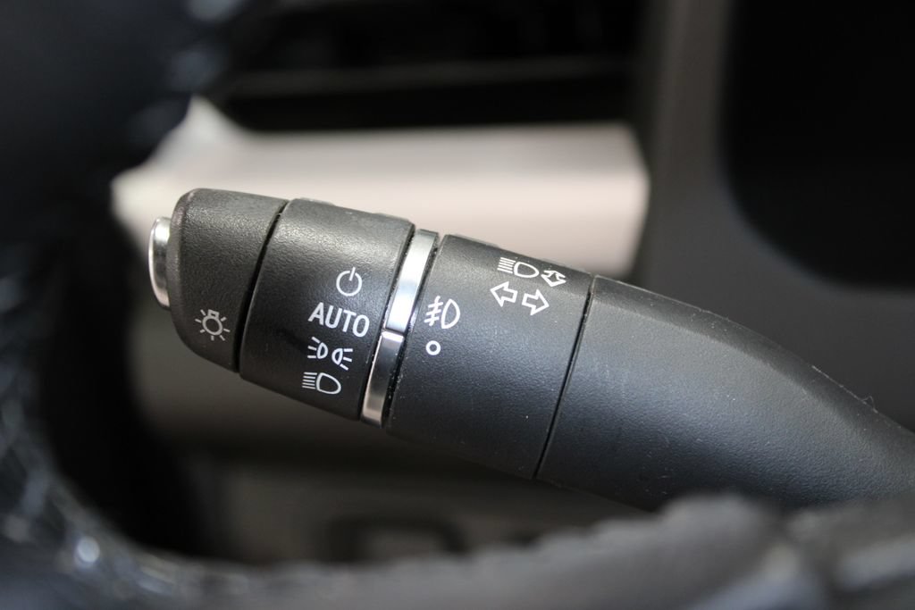 Used 2019 GMC Acadia SLE FWD image 34