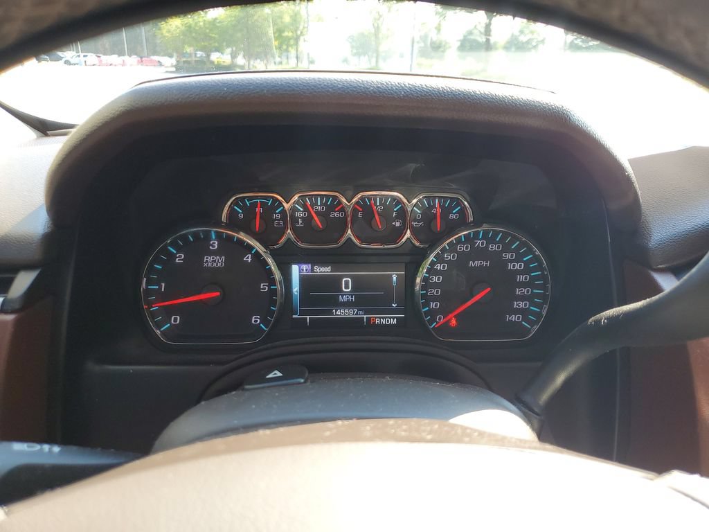 Used 2015 Chevrolet Suburban LTZ RWD image 26