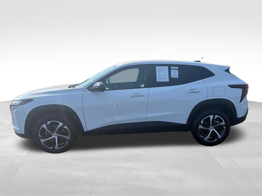 Used 2025 Chevrolet Trax RS w/ Driver Confidence Package FWD image 3