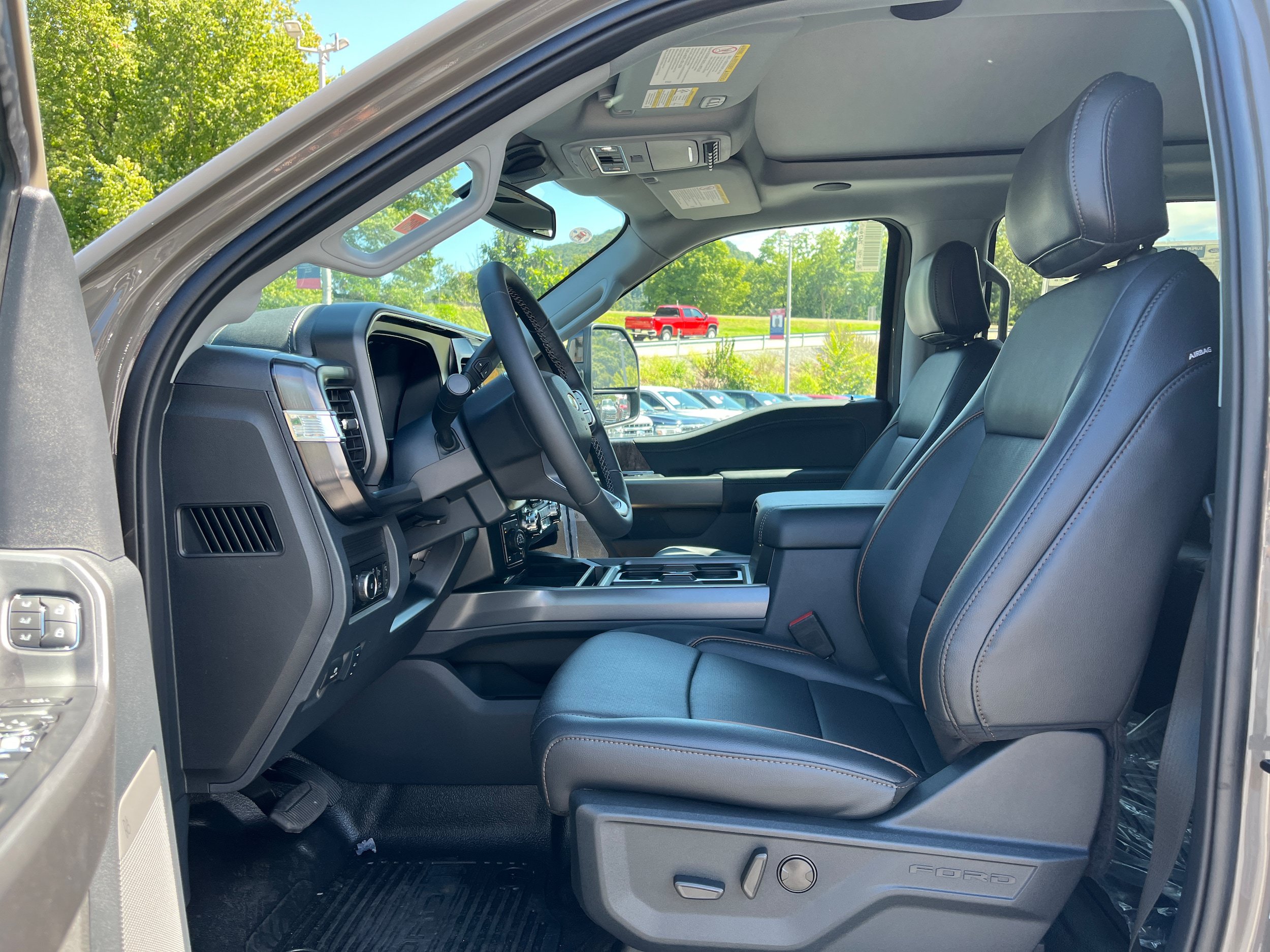 New 2026 Ford F350 Lariat w/ Tremor Off-Road Package AWD/4WD image 19