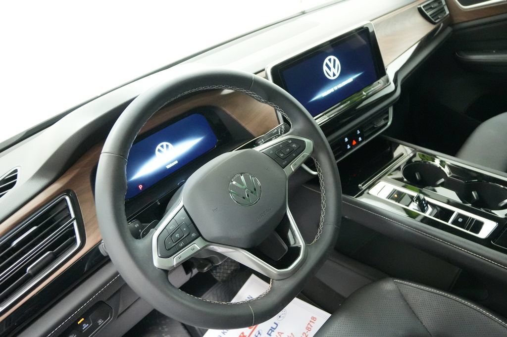 Used 2024 Volkswagen Atlas SE AWD/4WD image 11