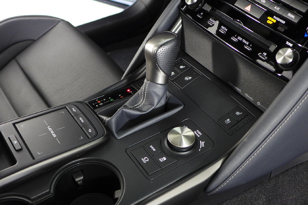 Used 2025 Lexus IS 350 F Sport w/ Navigation Package RWD image 15