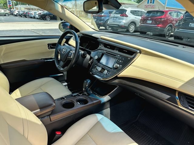 Used 2017 Toyota Avalon XLE Premium w/ All Weather Liner Package FWD image 24
