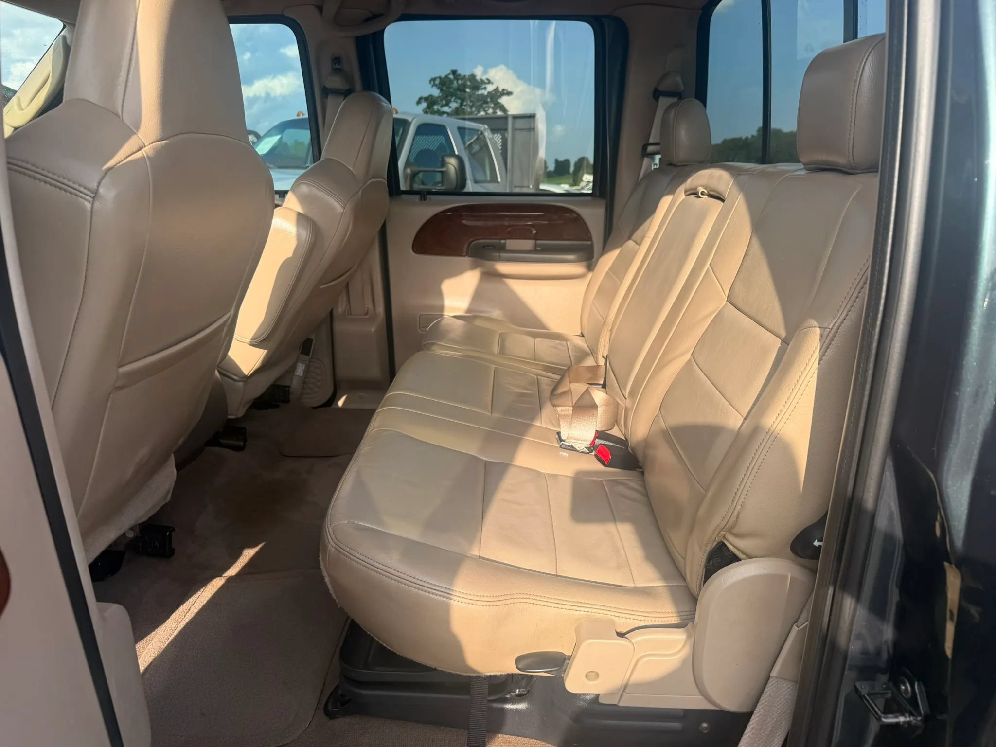 Used 2004 Ford F250 XLT AWD/4WD image 16