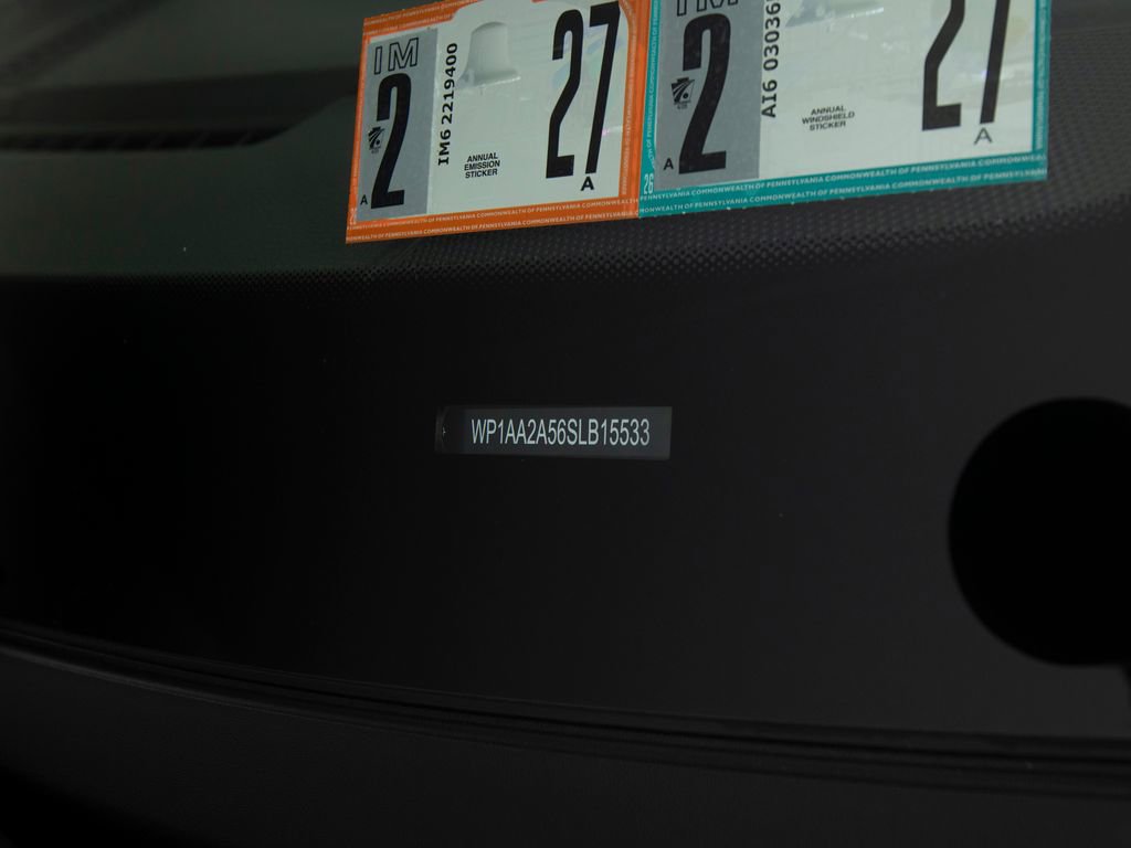 Certified 2025 Porsche Macan image 41