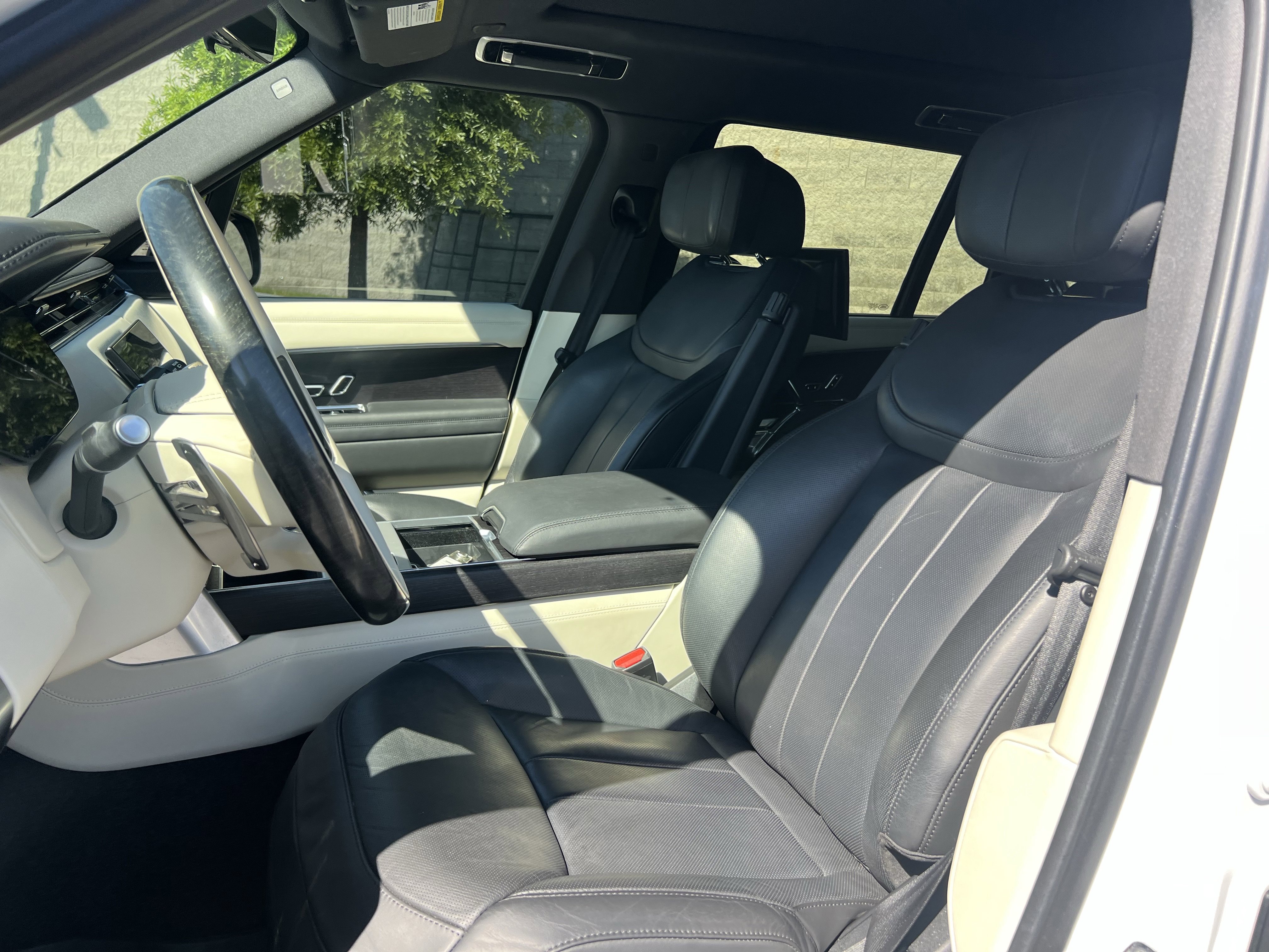Certified 2024 Land Rover Range Rover Long Wheelbase Autobiography AWD/4WD image 15