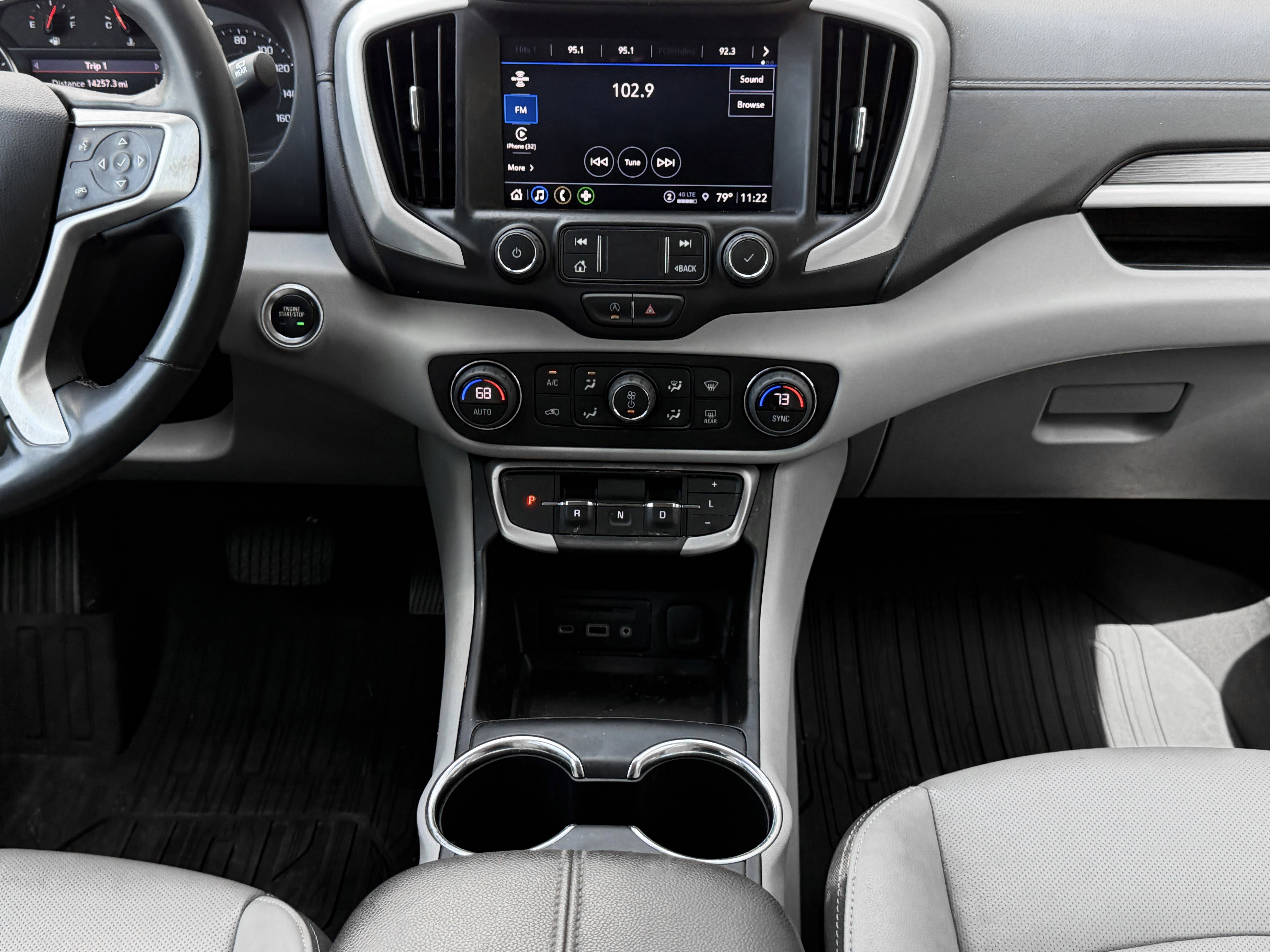 Used 2023 GMC Terrain SLT image 8