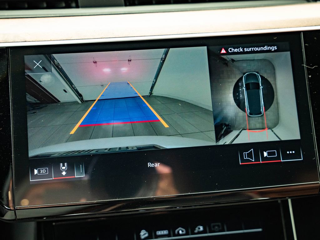 Used 2022 Audi e-tron Premium Plus w/ Premium Plus Package image 35