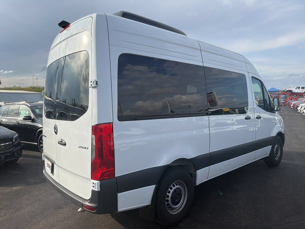Used 2024 Mercedes-Benz Sprinter 2500 image 4