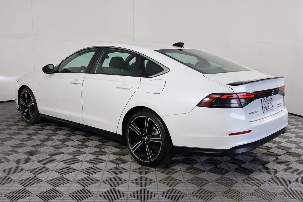 Used 2025 Honda Accord Sport image 5