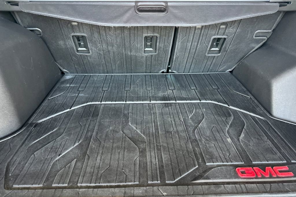 Used 2022 GMC Terrain SLE w/ LPO, Floor Liner Package image 21