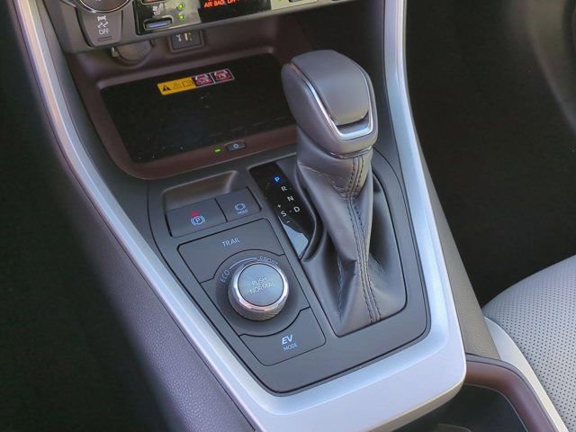 Used 2023 Toyota RAV4 Limited image 15