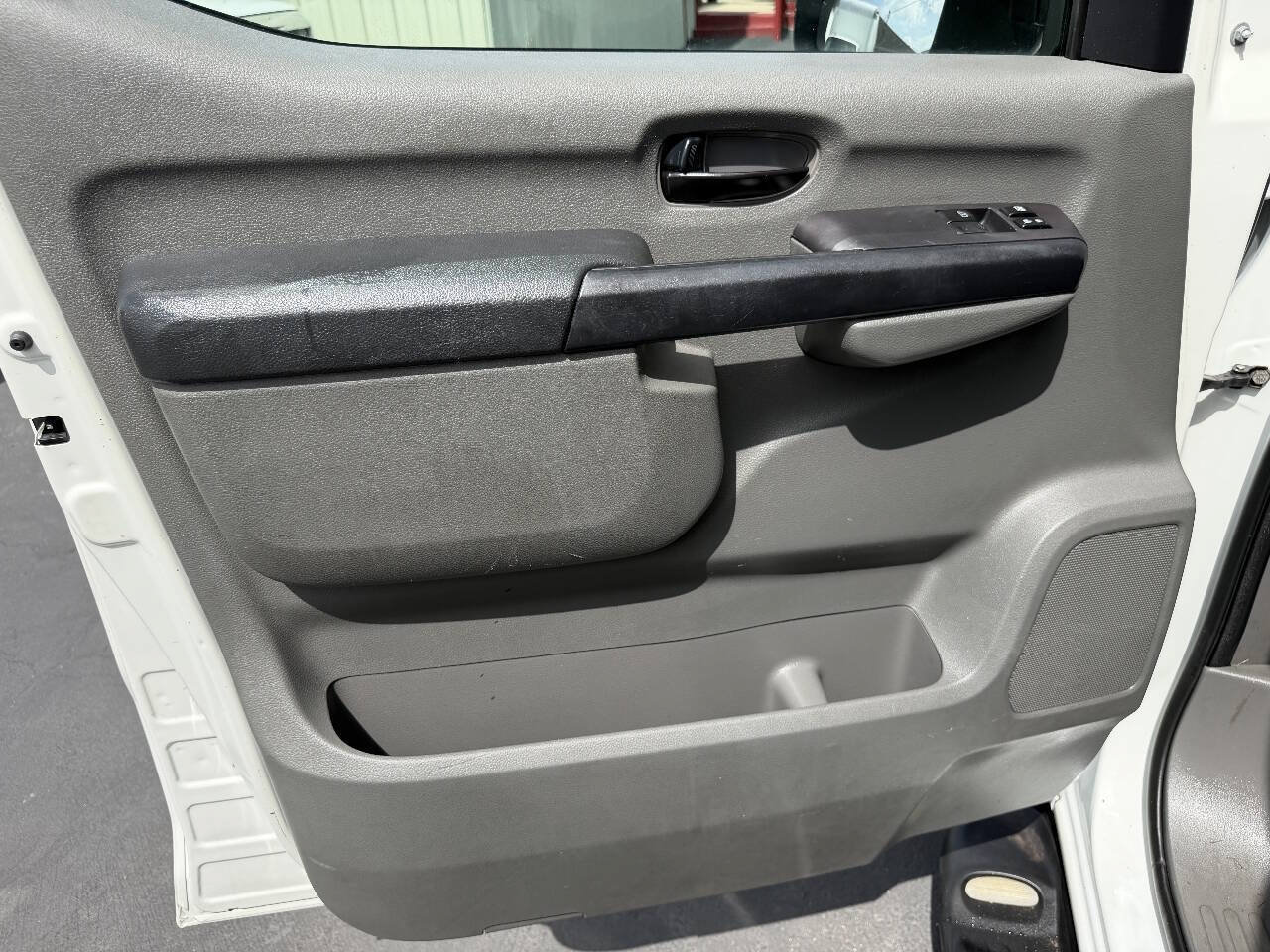 Used 2018 Nissan NV 3500 S RWD image 30
