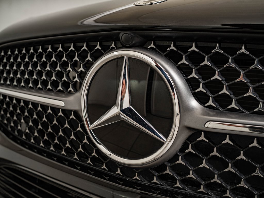 Certified 2025 Mercedes-Benz CLA 250 4MATIC image 3