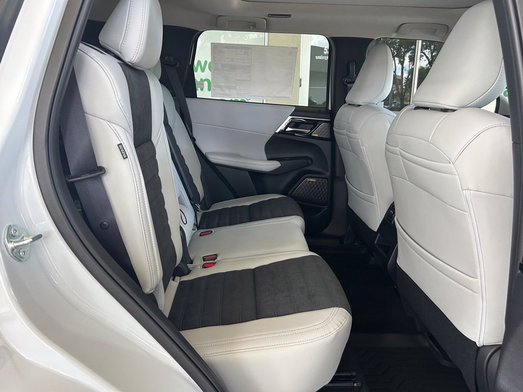 New 2026 Mitsubishi Outlander SE FWD image 28