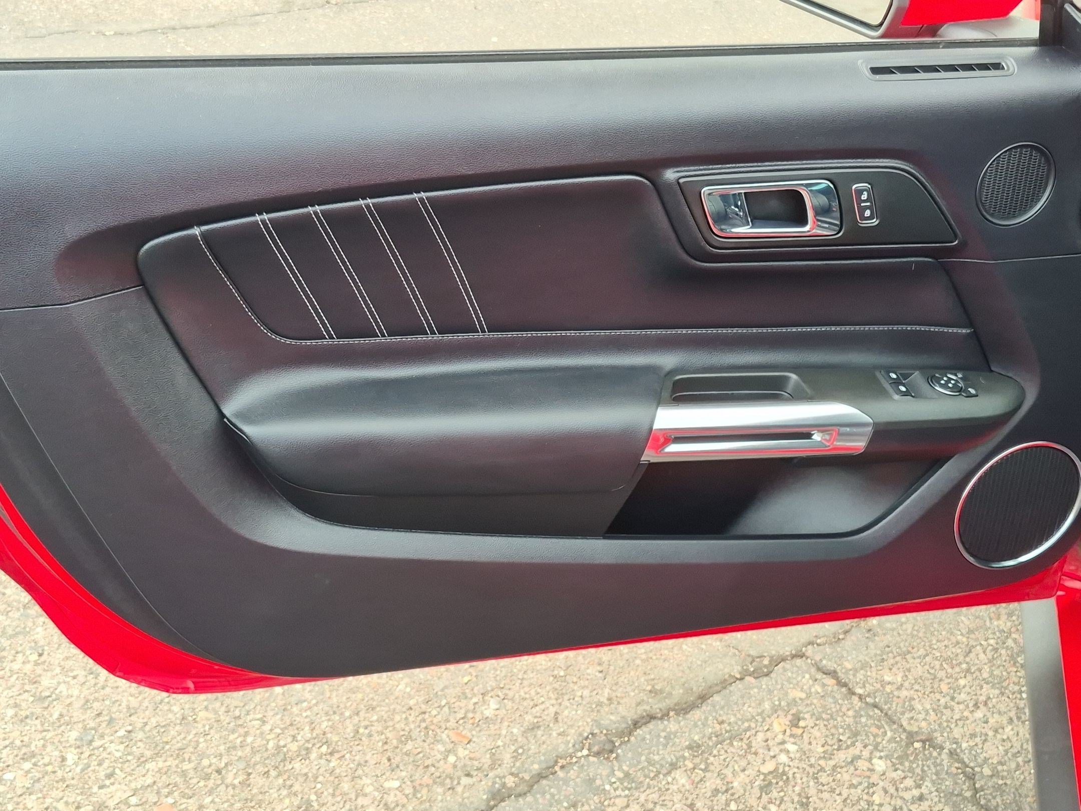 Used 2016 Ford Mustang Premium RWD image 11