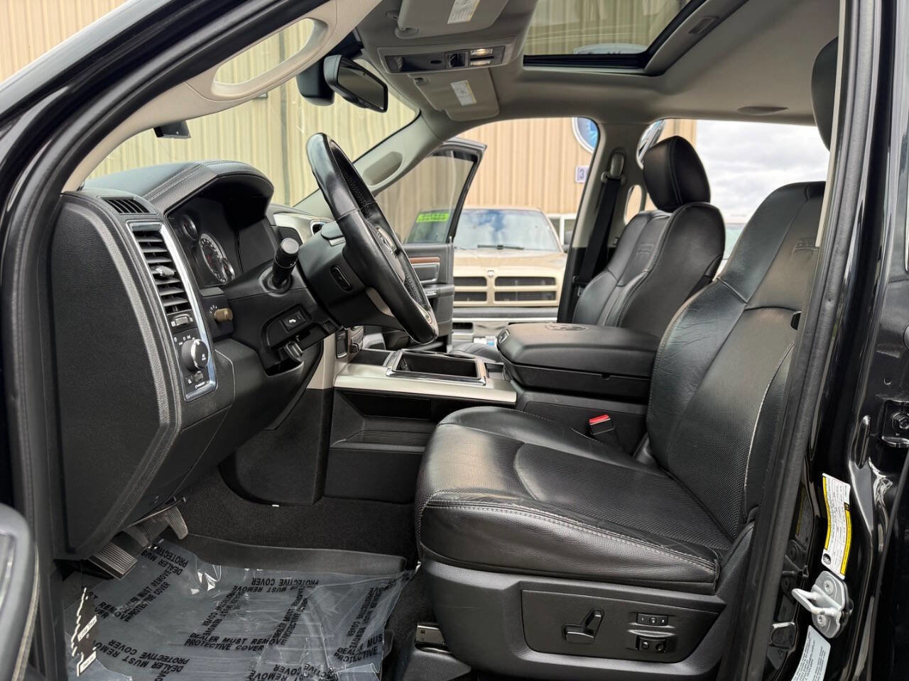 Used 2015 RAM 3500 Laramie w/ Black Appearance Group AWD/4WD image 9