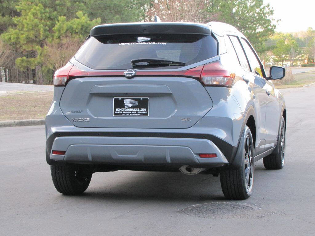 Used 2024 Nissan Kicks SR image 11