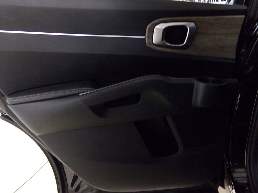 Used 2023 Kia Sorento S w/ Panoramic Sunroof Package image 13