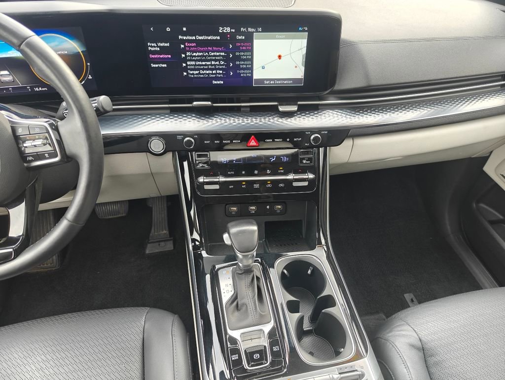 Used 2022 Kia Carnival SX Prestige image 14