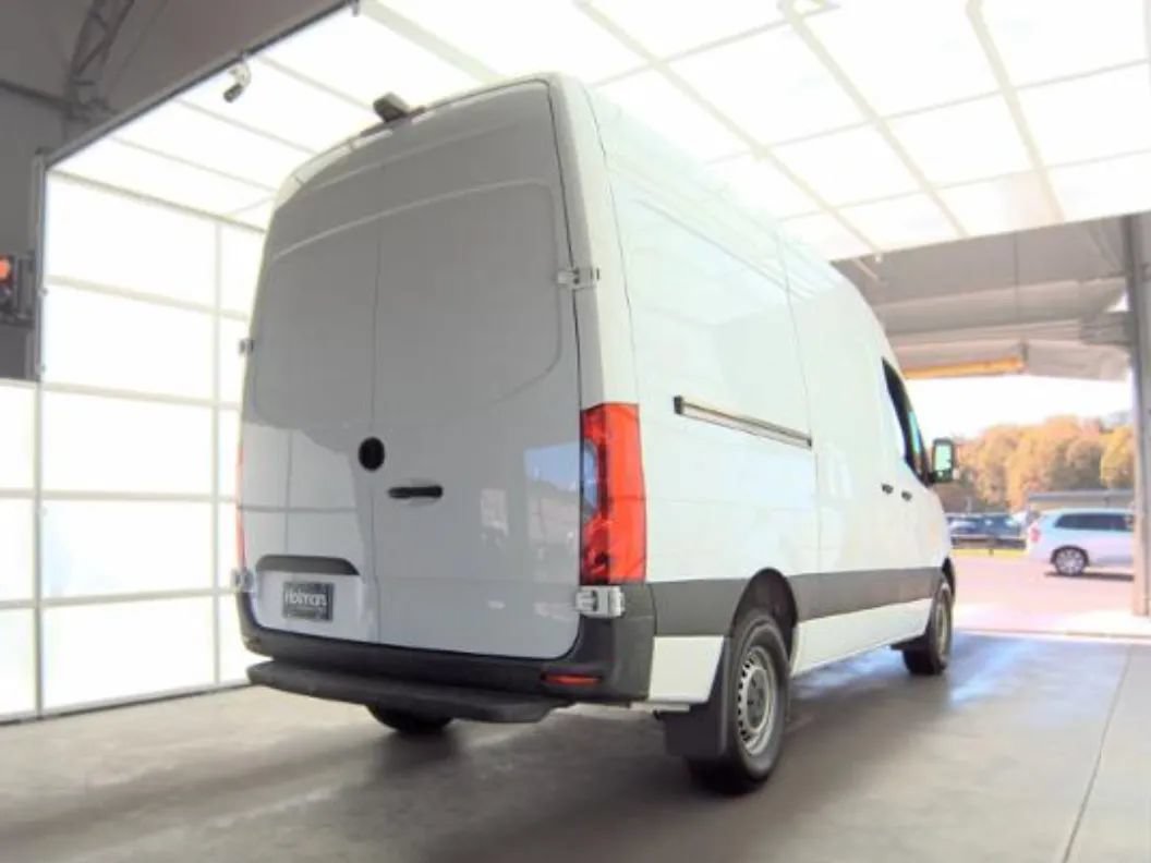 Used 2021 Mercedes-Benz Sprinter 2500 w/ Driver Convenience Package image 4
