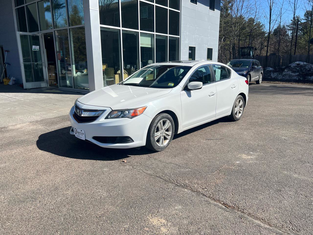 Used 2013 Acura ILX Base 2.0L 4D Sedan image 1