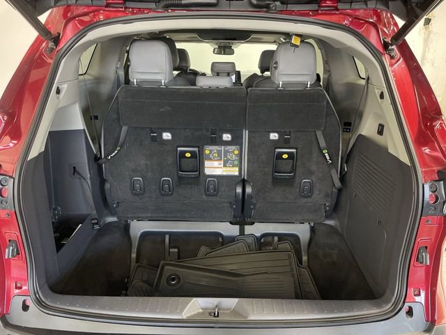 Used 2021 Toyota Sienna XLE image 25