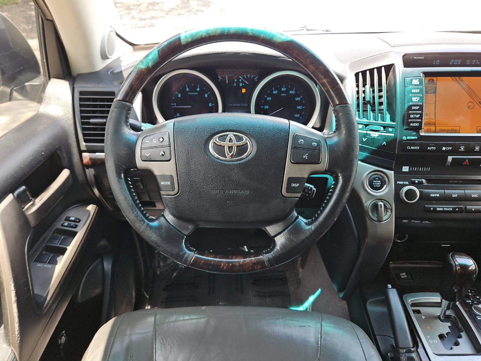 Used 2011 Toyota Land Cruiser w/ Upgrade Pkg AWD/4WD image 13