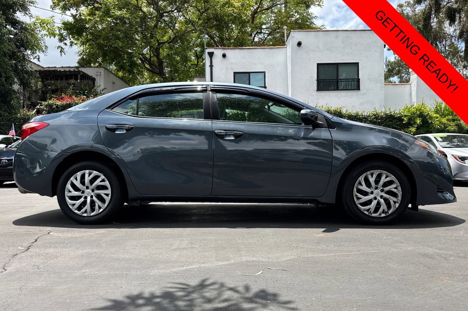 Used 2017 Toyota Corolla LE w/ Carpet Mat Package (TMS) FWD image 3